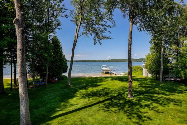 4115 Birch DR, Honor, MI 49640
