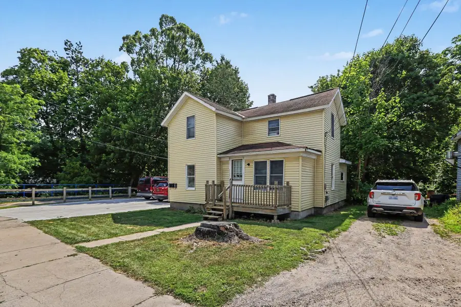 725 N Lake ST, Cadillac, MI 49601 - #2