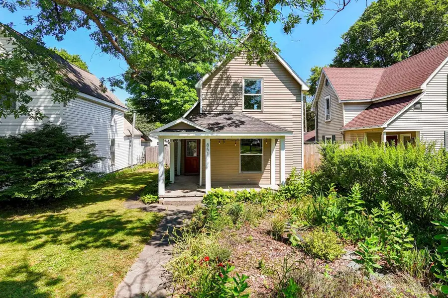 851 E Eighth ST, Traverse City, MI 49686 - #3