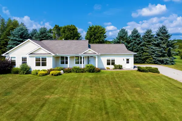 5162 Stonefield DR, TraverseCity, MI 49684