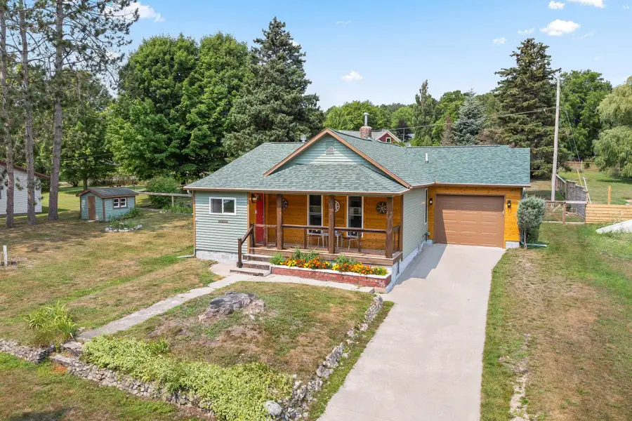 915 Elm, Frankfort, MI 49635 - #2