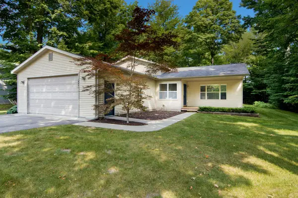 19921 Beechridge, LakeAnn, MI 49650