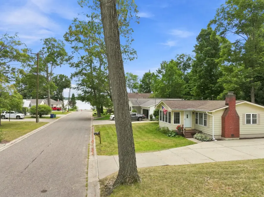 133 Winona, Cadillac, MI 49601 - #2