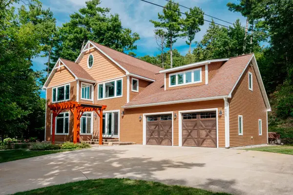 6860 Peninsula, TraverseCity, MI 49686