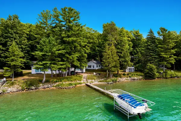 7356 SE Torch Lake, Alden, MI 49612