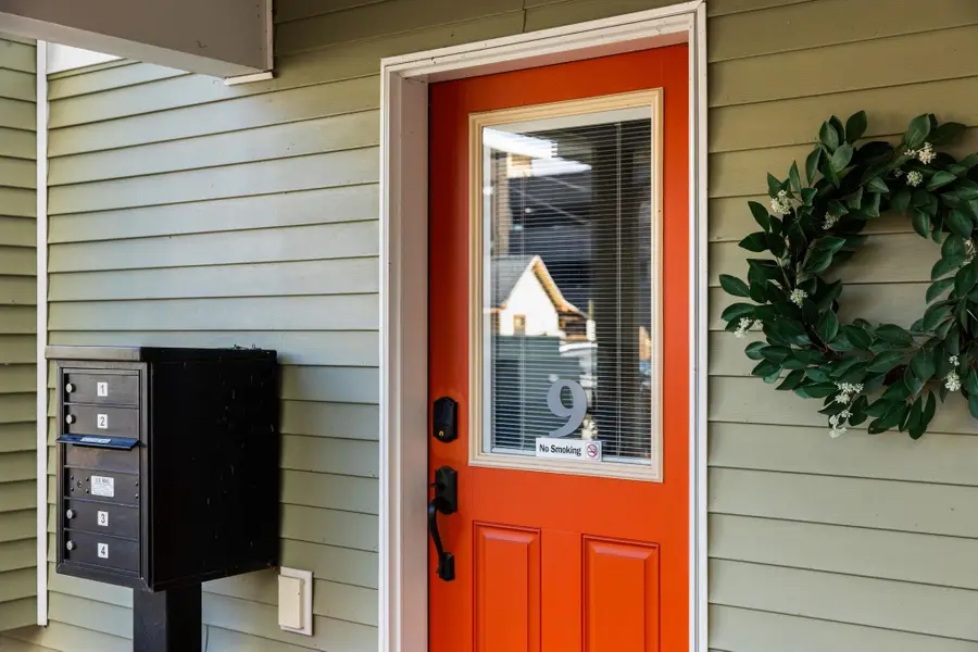 145 E Eighth ST, Traverse City, MI 49684 - #3