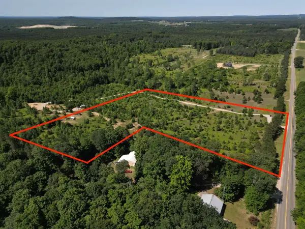 A5 E Kasson RD, MapleCity, MI 49664