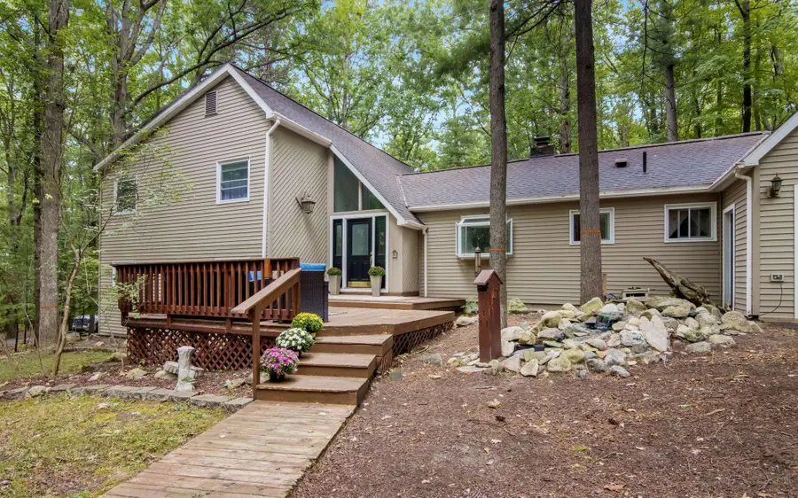 4176 Circle View DR, Williamsburg, MI 49690 - #3