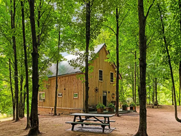 2216 W 16, Mesick, MI 49668