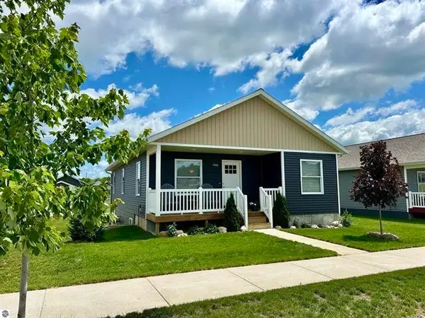 886 Sepia ST, TraverseCity, MI 49696
