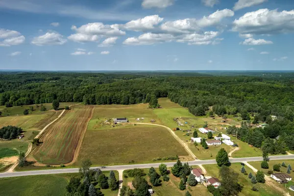191 E Center, Kingsley, MI 49649