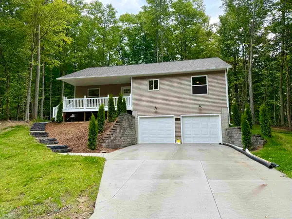 1136 Birmley Estates DR, TraverseCity, MI 49696
