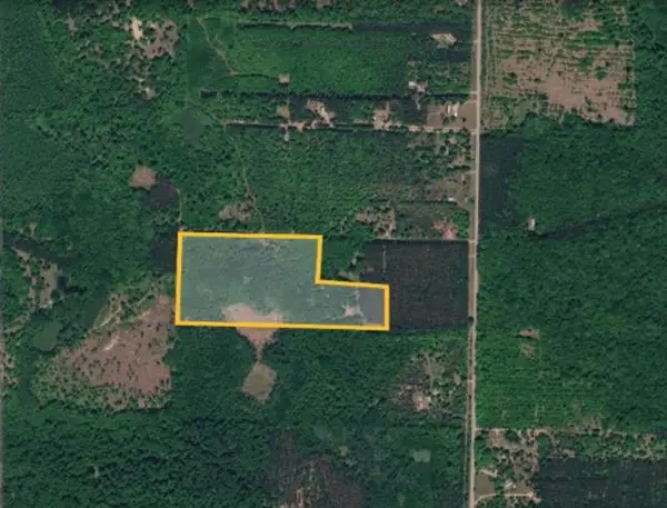 V/L Wallaker, Benzonia, MI 49617