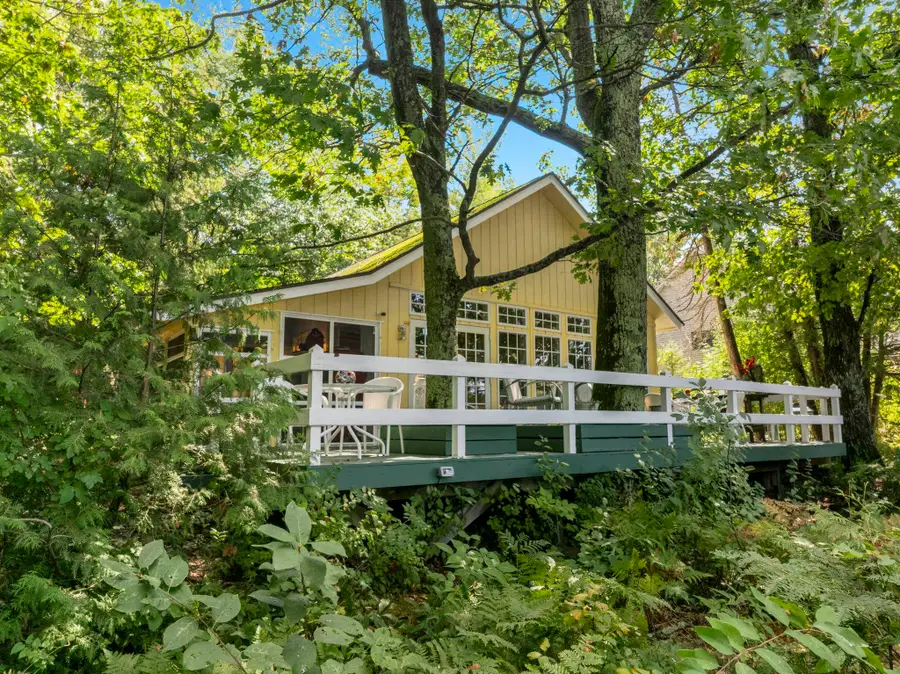 2565 Shore Wood DR, Traverse City, MI 49686 - #2