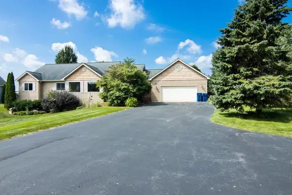 859 Shamrock LN, TraverseCity, MI 49696