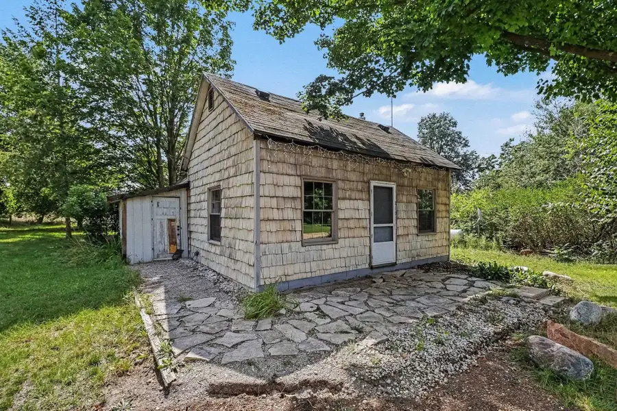 216 E South ST, Mesick, MI 49668 - #2