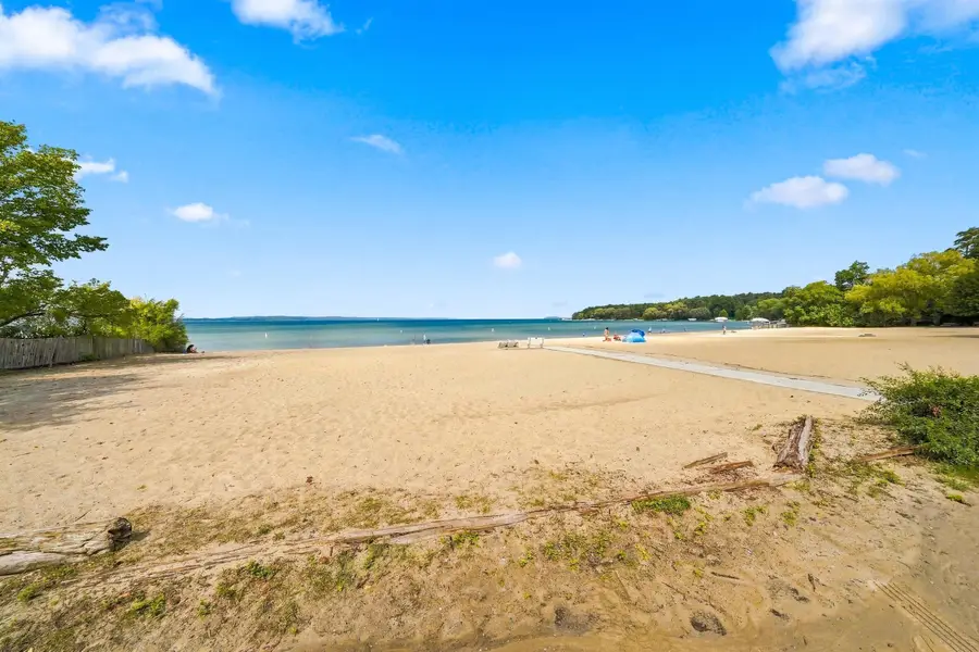 1011 E Front ST, Traverse City, MI 49686 - #3
