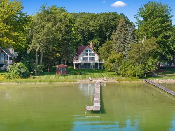 6529 Edgewater, Honor, MI 49640