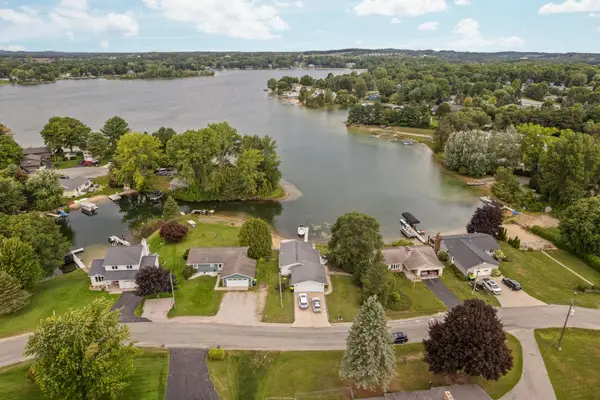 5176 Highland DR, TraverseCity, MI 49685