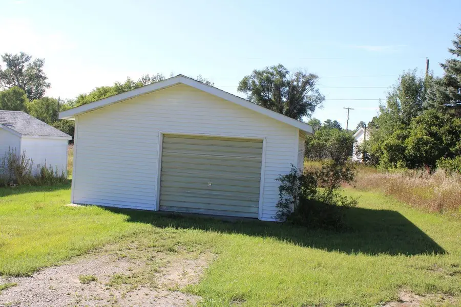 5036 SW Maple ST, Boardman, MI 49680 - #2