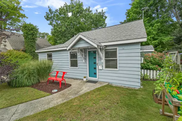 1001 Washington, TraverseCity, MI 49686