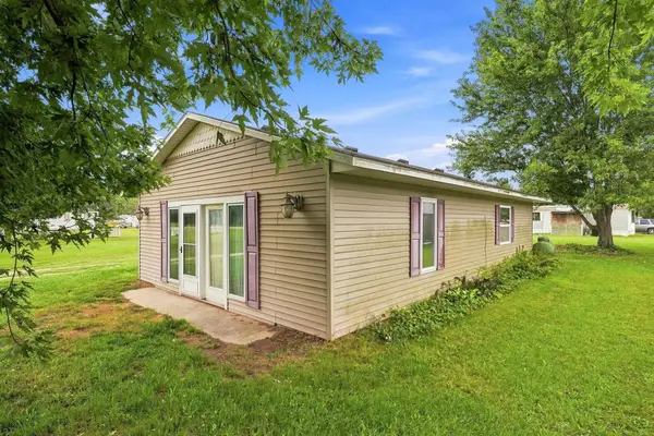 3305 N 3 1/2, Mesick, MI 49668