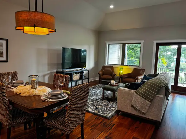 754 N Waypoint CIR, SuttonsBay, MI 49682