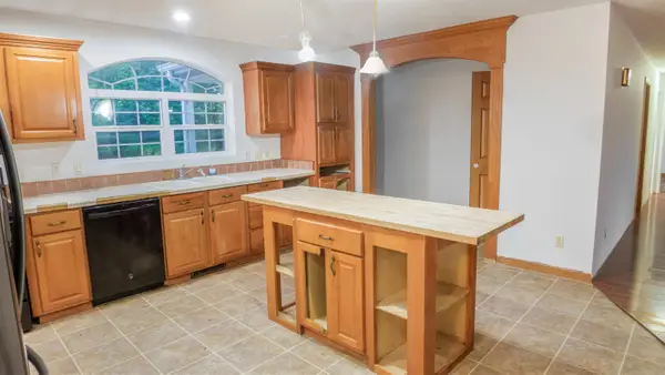916 N Pine Ridge, Ludington, MI 49431