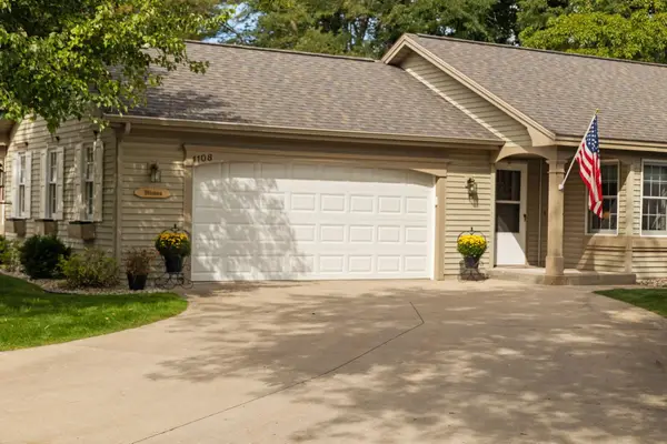 1108 Hemingway LN, TraverseCity, MI 49686