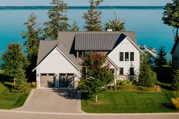 15724 Shoreline, TraverseCity, MI 49686