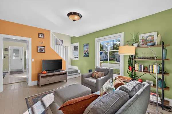 828 E Eighth, TraverseCity, MI 49686
