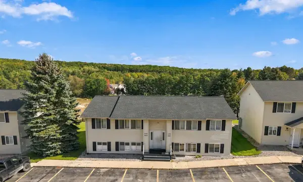 3798 Vale DR, TraverseCity, MI 49686