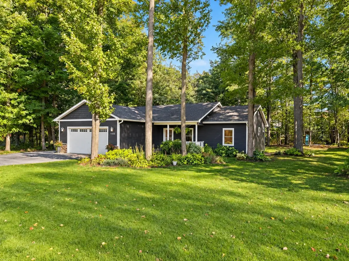4828 Birdie LN, Long Lake, MI 49685 - #1