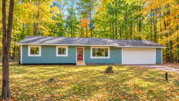4873 S Red Oaks DR, TraverseCity, MI 49685