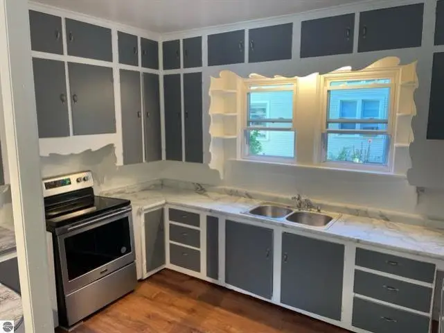 221 W Locust, Mount Pleasant, MI 48858 - Image #2