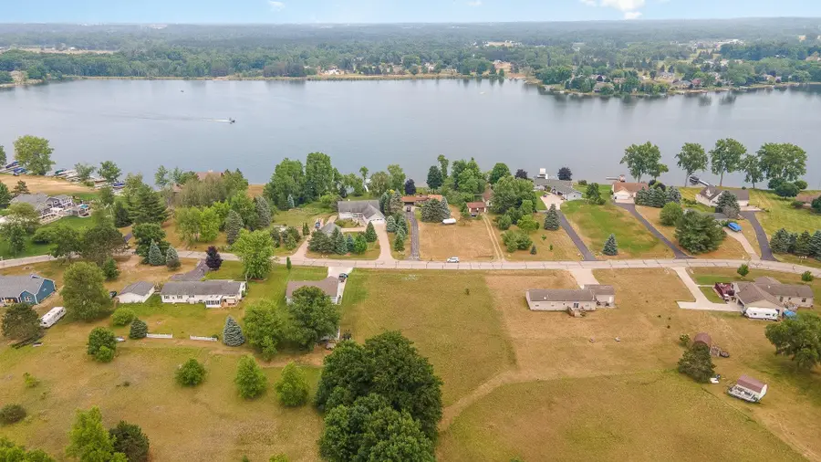 1016 Pyrenees, Lake Isabella, MI 48893 - #2