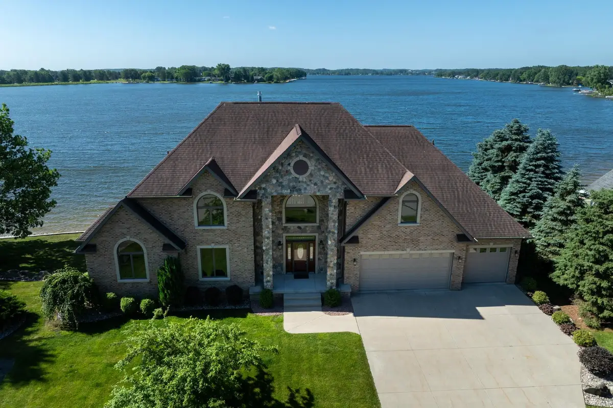 1038 Cantabrian, Lake Isabella, MI 48893 - Image #1
