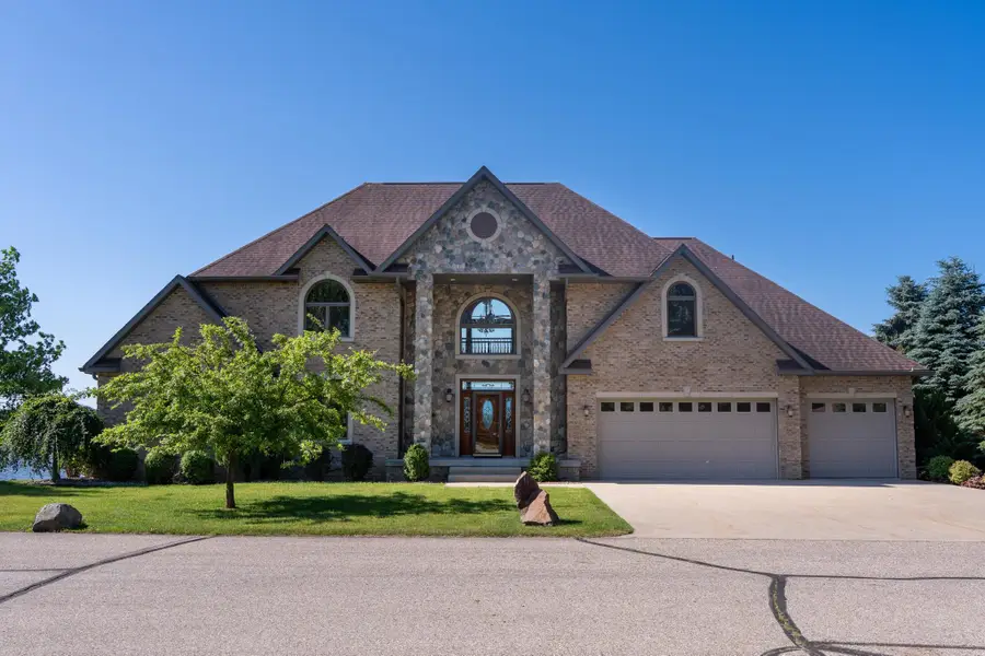 1038 Cantabrian, Lake Isabella, MI 48893 - Image #2