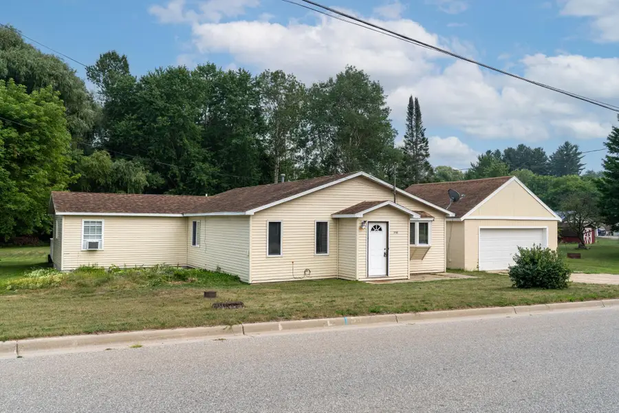 358 N Corning, Farwell, MI 48622 - Image #2