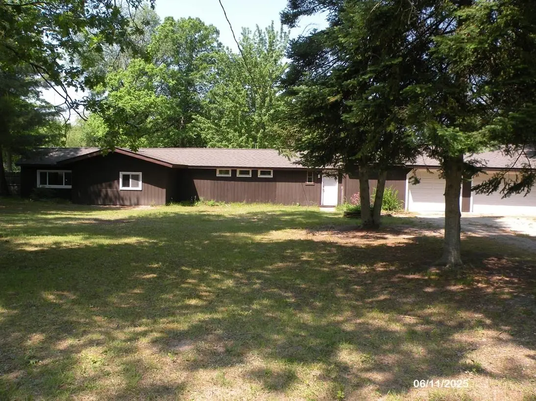 2853 Jean ST, Harrison, MI 48625 - Image #1