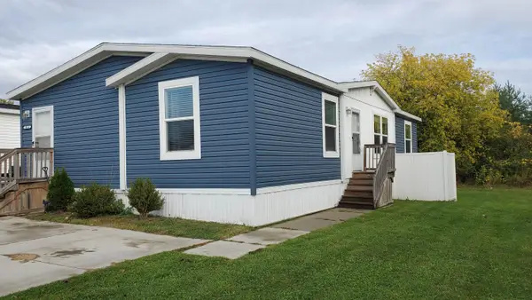 1024 Pebble Creek, MtPleasant, MI 48858