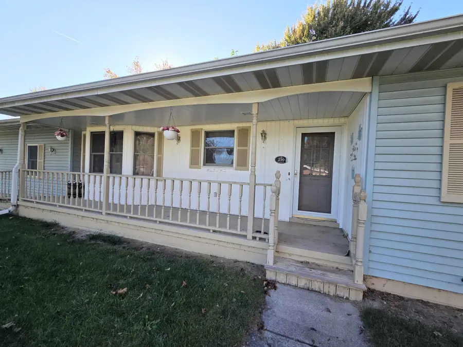 239 E Summit, Breckenridge, MI 48615 - Image #2