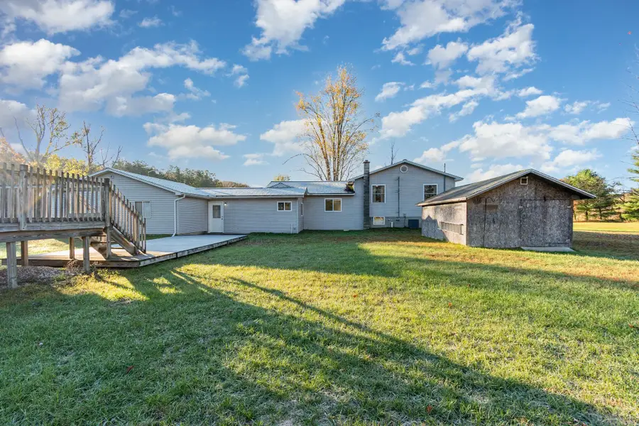 3534 W Coleman RD, Farwell, MI 48622 - Image #2