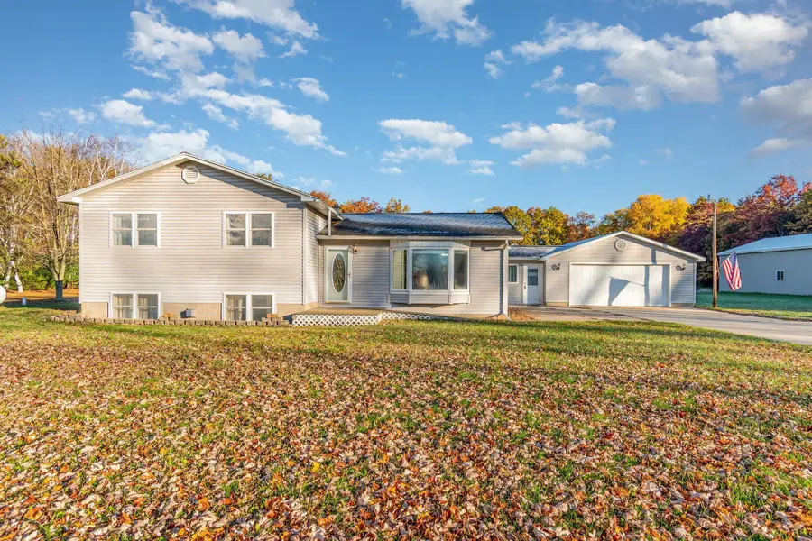 3534 W Coleman RD, Farwell, MI 48622 - Image #3