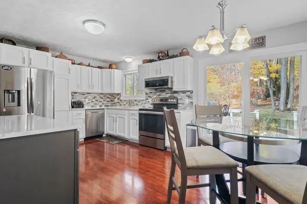 3841 Manchester RD, TraverseCity, MI 49686