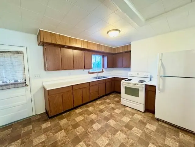 320 N Clinton ST, Saint Louis, MI 48880 - Image #2