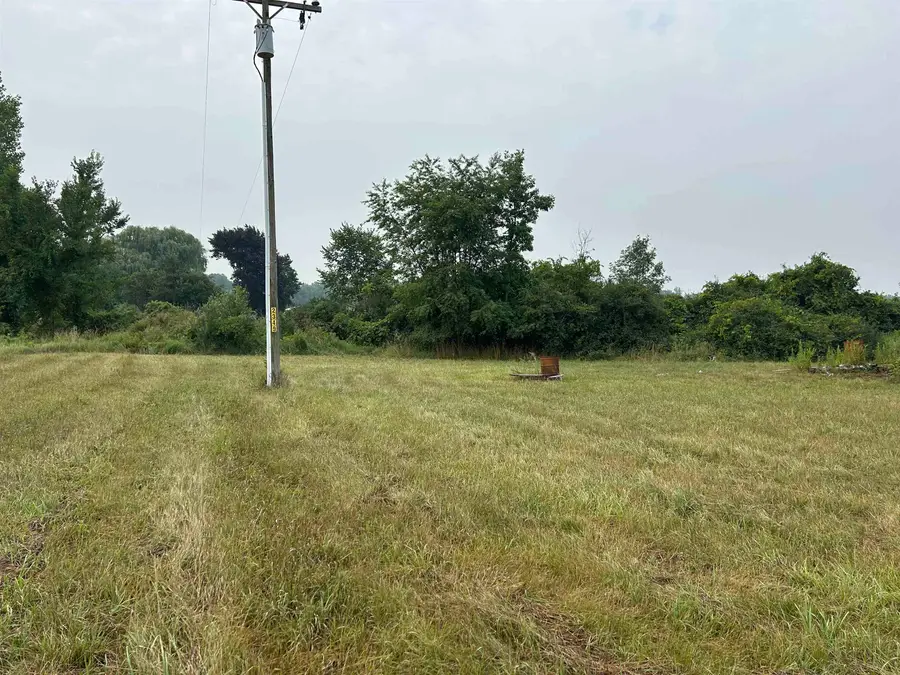 2349 N Geneva RD, Coleman, MI 48618 - Image #2