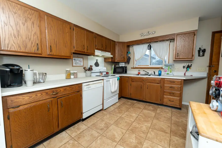 1736 Stockman RD, Mount Pleasant, MI 48858 - Image #3