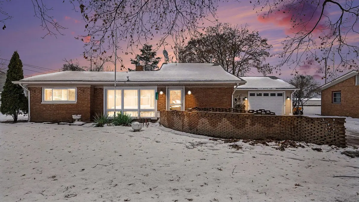 215 Dearing DR, Shepherd, MI 48883 - Image #1