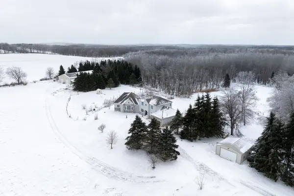 3195 S Rolland RD, Remus, MI 49340